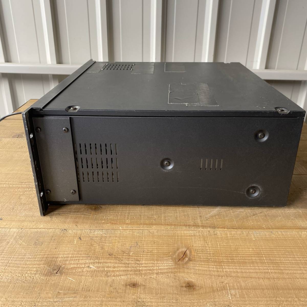 Akai DR8 8 Track Hard Disc Recorder. Version 2.32. Digital