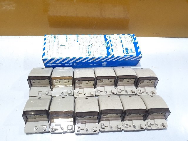 【1円スタート！未使用】パナソニック アースターミナル付フル防水コンセント 3コ用 WK 2113K 17個まとめて