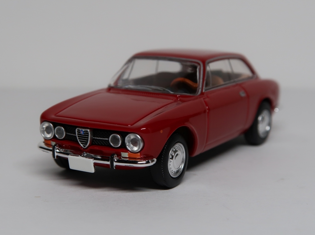 □□□トミカリミテッドヴィンテージ LV-155a アルファロメオ 1750 GTV