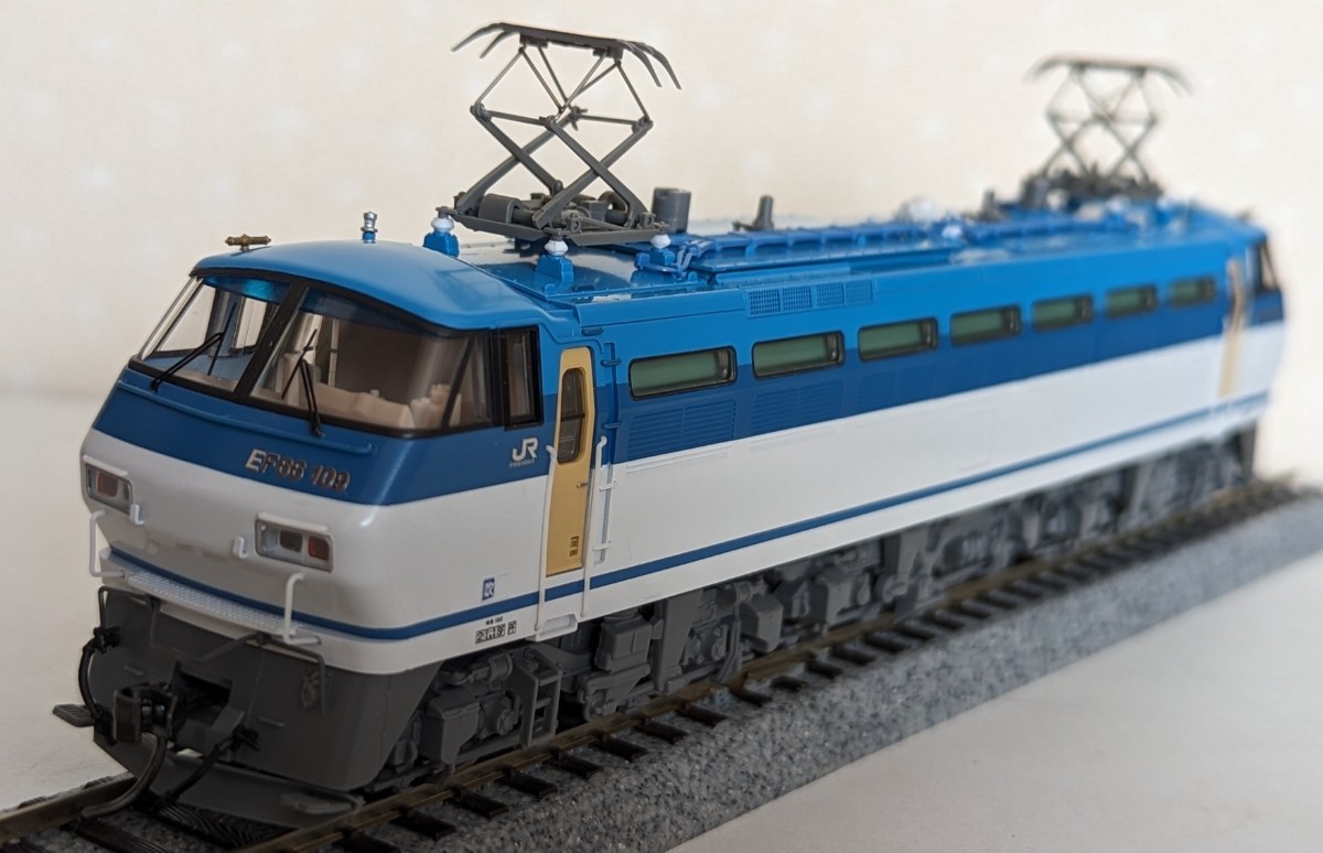m*n様 TOMIX EF66-100 後期型 HOゲージ HO-138 TOMIX JR HO-138 EF66形100番台 電気機関車 (後期型) HO EF66-100