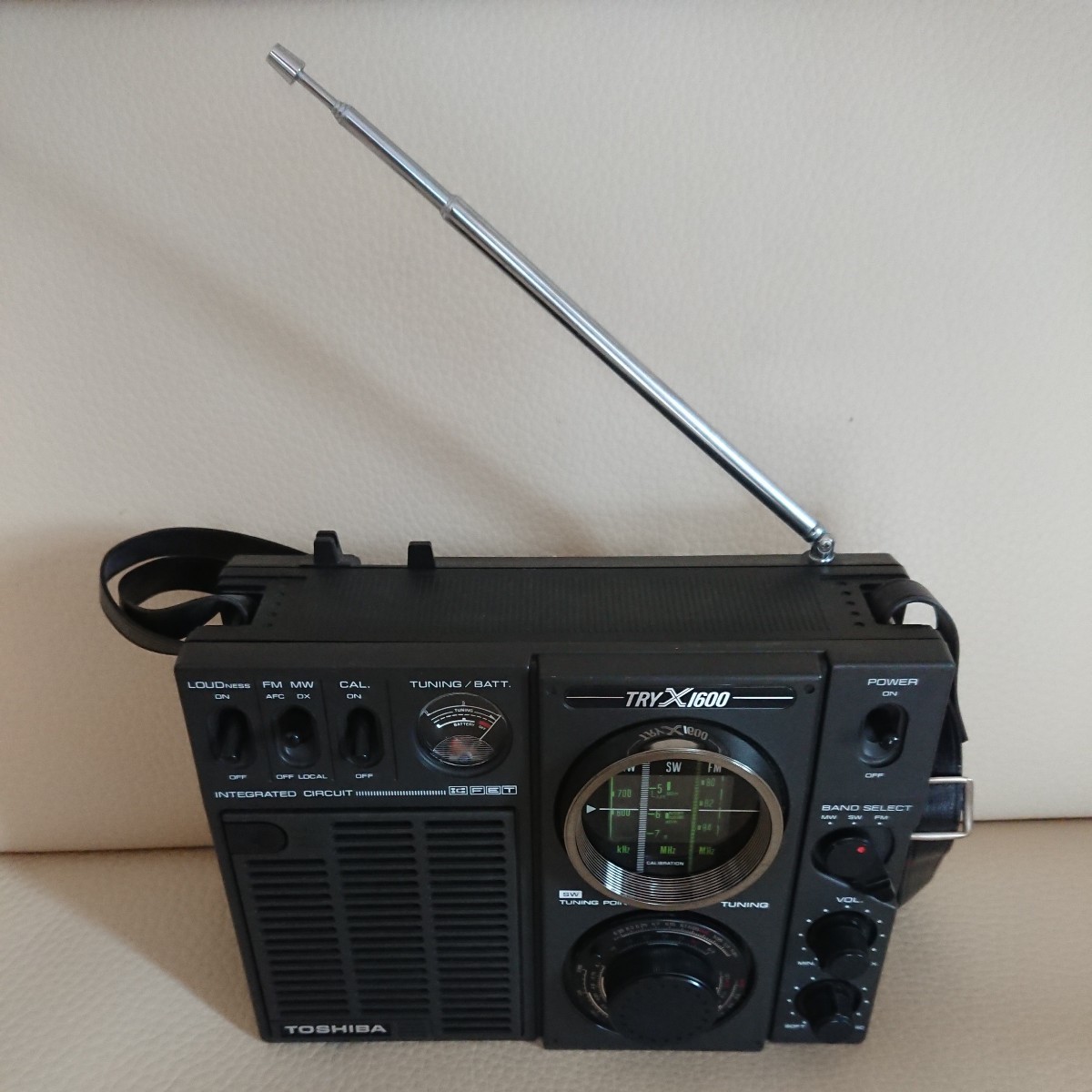 TOSHIBA／TRY X1600。ICラジオ。FM SW MW 3バンド。 □TOSHIBA RP 東芝