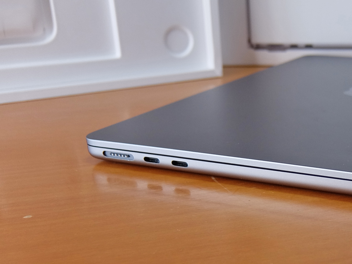 MacBook Air スペースグレイ 13.6インチ M2チップ メモリ8GB SSD 256GB 