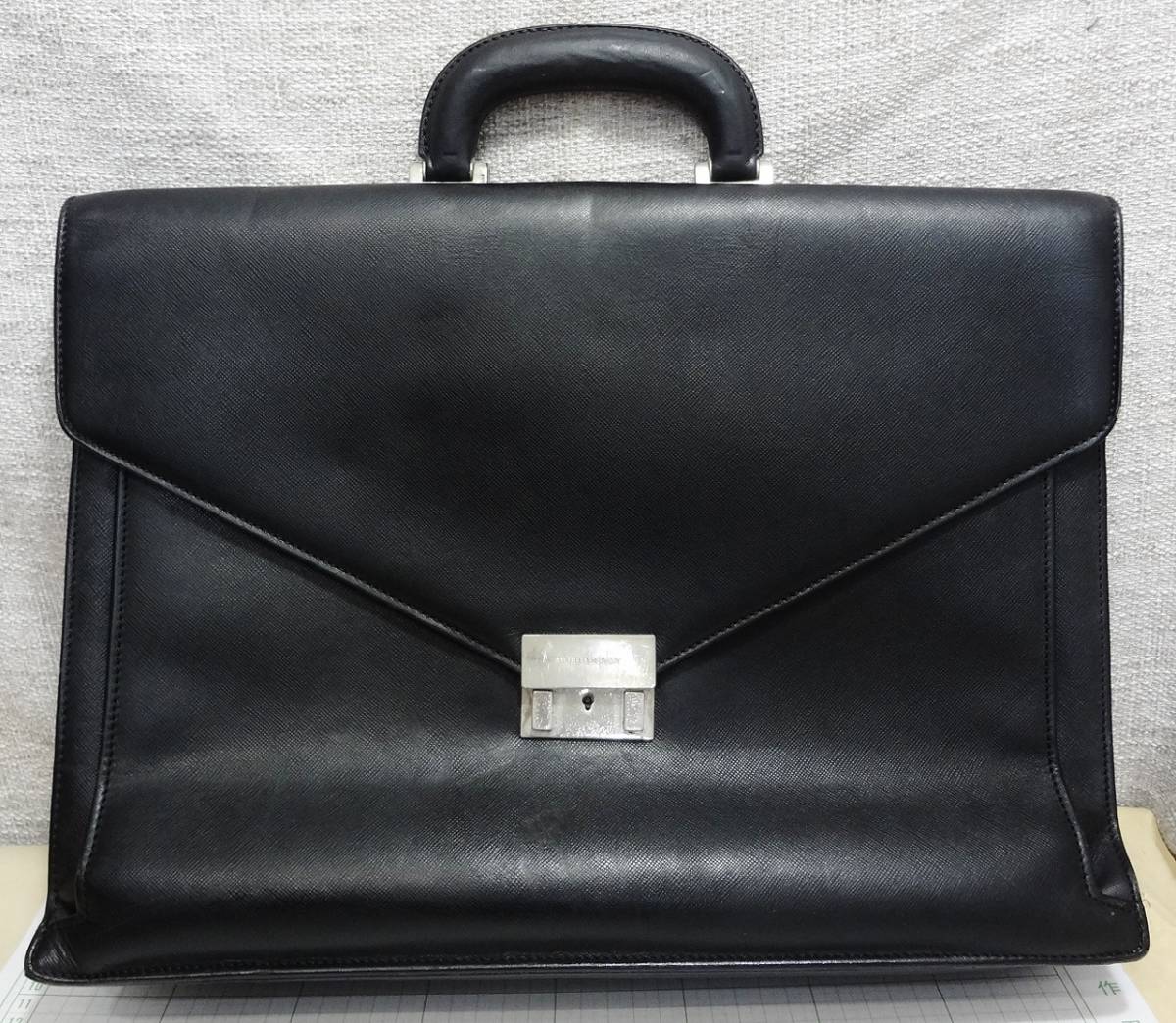 ✨美品✨バーバリー ビジネスバッグ サフィアーノレザー A4収納 自立 ブラック 訳アリ 格安】 BURBERRY バーバリー オールレザー ビジネスバッグ 書類