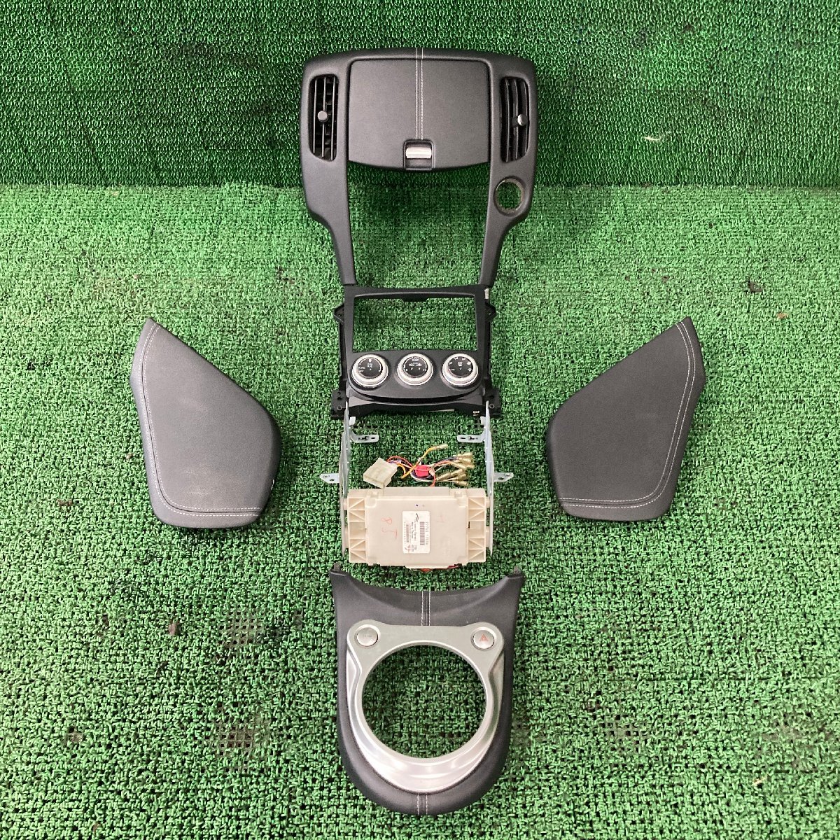 ♪ フェアレディZ 標準車 Z34 内装パネルセット オーディオ シフト AC パネルブラケット付 小物入れ カバー 27500 1EB0A（W7990)♪