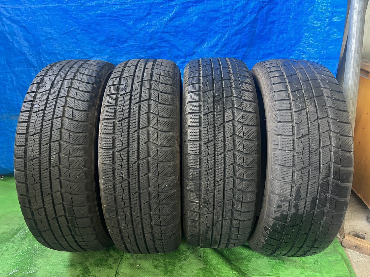 215/60R17 96Q TOYO TRANPATHTX スタッドレスタイヤ4本 7〜8mm 2022年