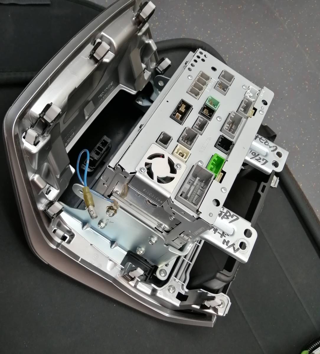 9インチ ホンダ VXM-185VFNi フルセグTV/CD/CD録音/DVD/MP3/SD/Bluetooth/AM/FM/USB/ipod対応　DB7ハイブリット取り外し Gathers ホンダ VXM-185VFNi ステップワゴン Honda VXM