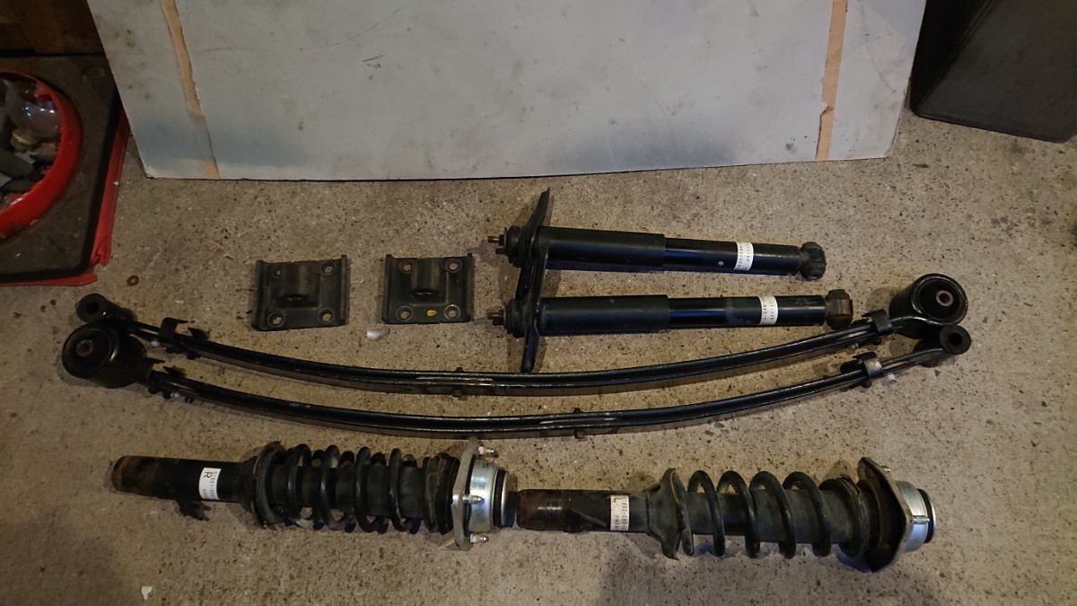 バモス ホビオ アクティ HM1 HM2 HM3 HM4 HH5 HH6 HJ1 HJ2　 ストラット　リーフ　サスペンション　セット