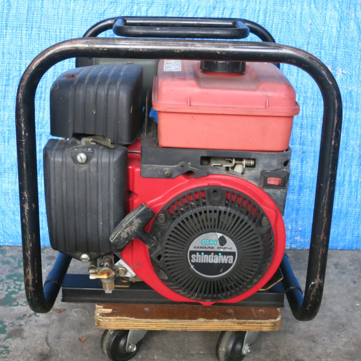 ◇shindaiwa 新ダイワ 携帯用発電機 EGM24L-B ガソリンエンジン 空冷4
