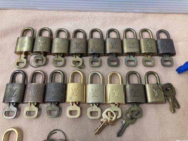 24256* LOUIS VUITTON LV ヴィトン 南京錠 パドロック カデナ カギ
