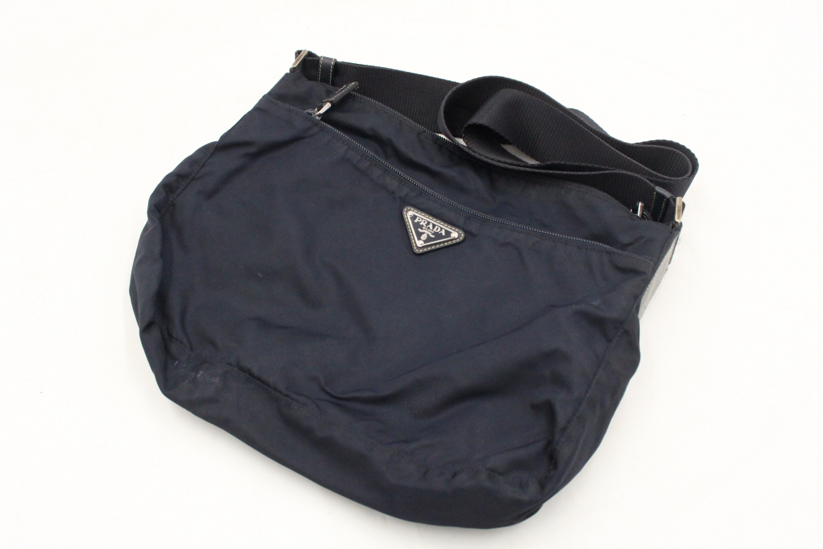 ◎【ト静】★ PRADA プラダ ショルダーバッグ 斜め掛け 三角ロゴプレート ナイロン ブラック?ネイビー？ レディース 中古現状品 GC418GCG53