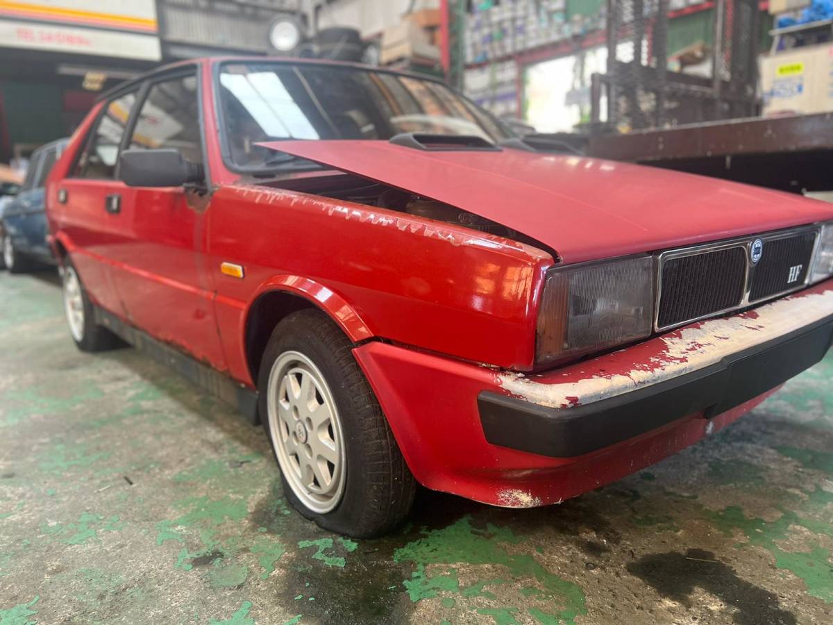 1985 ランチア デルタ HF ターボ、書類付き。