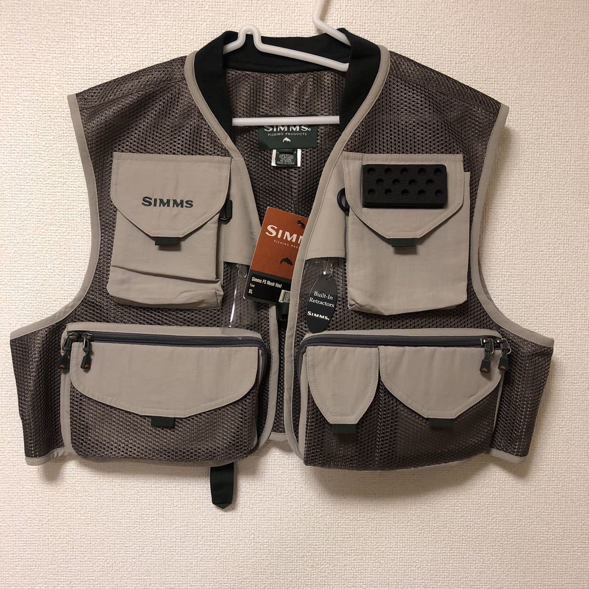 SIMMS フィッシングベスト M ベージュ SIMMS フィッシングベストM トリビュタリーベスト - メルカリ