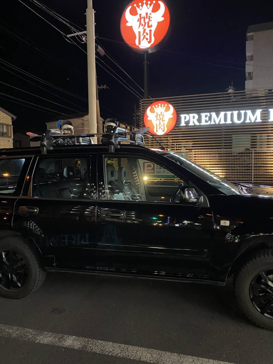 日産エクストレイルt30 車体 Geolandarスタッドレス マットブラックホイール
