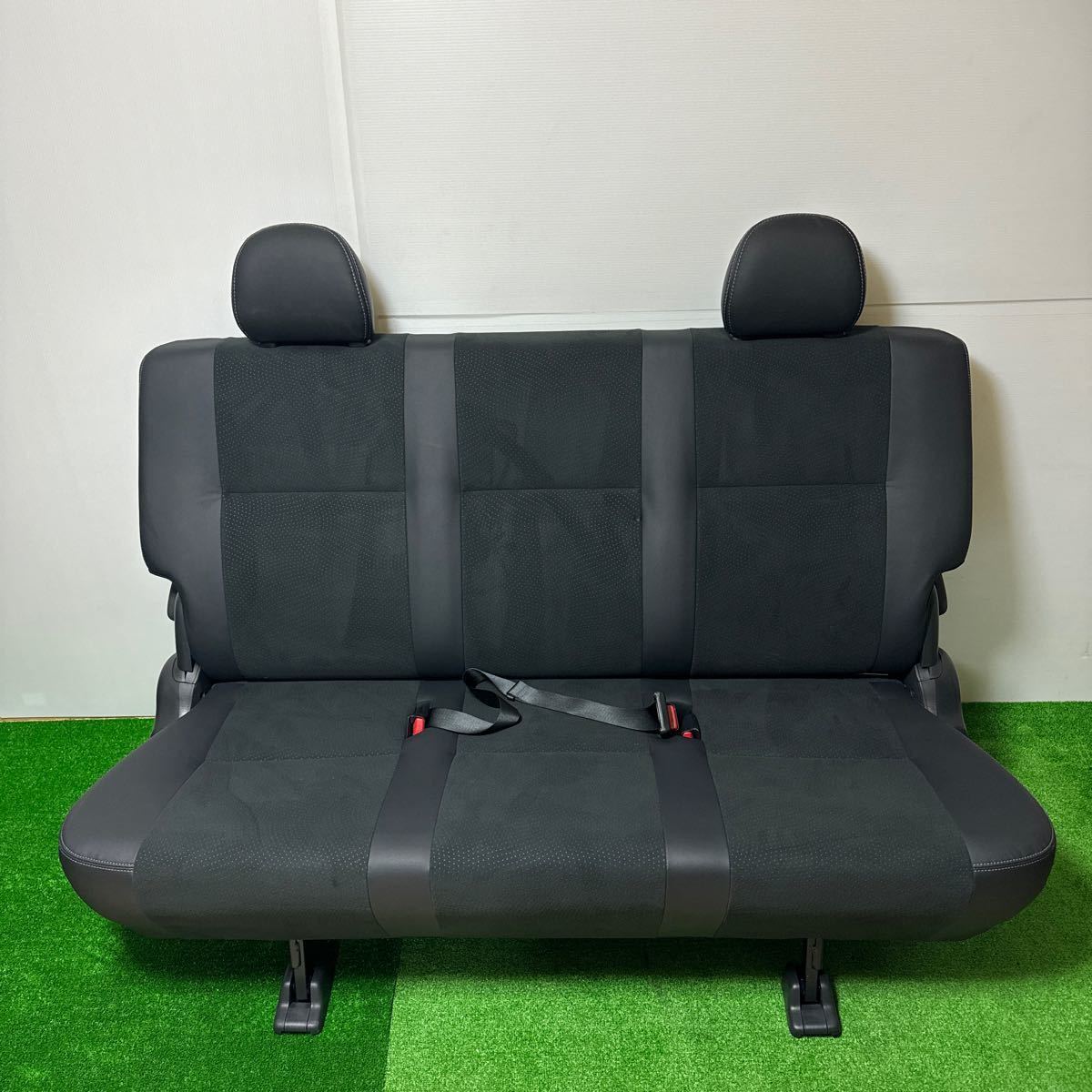 7型新車外しハイエース セカンドシート リアシートダークプライム 