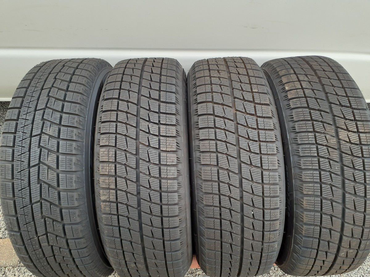 シエンタ NHP170 PCD100 5穴 スタッドレスタイヤ 185/60R15 2020年バリ 