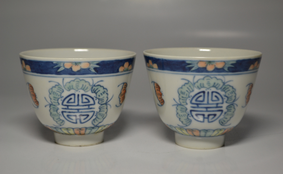 中国美術　染付　コップ　茶碗　杯　茶道具　中国古玩　置物　