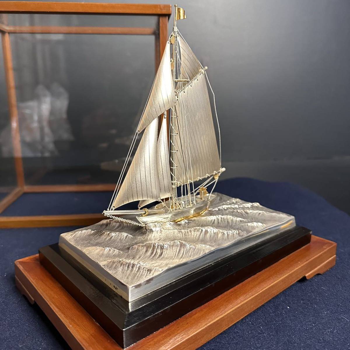 SX684] 銀製 船 帆船 置物 ガラスケース シルバー 970 共箱 ヨット 銀