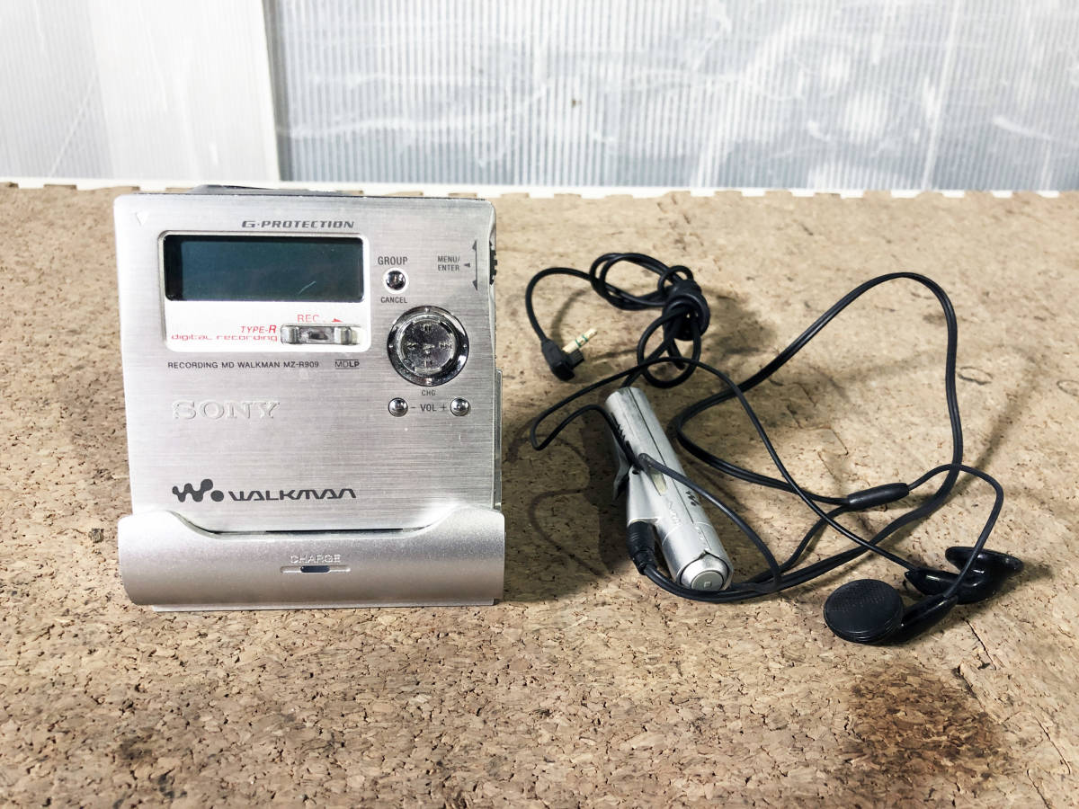 ◎★ジャンク扱い品 中古★SONY/ソニー　WALKMAN　 MDウォークマン　ポータブルプレーヤー【MZ-R909】CI2W