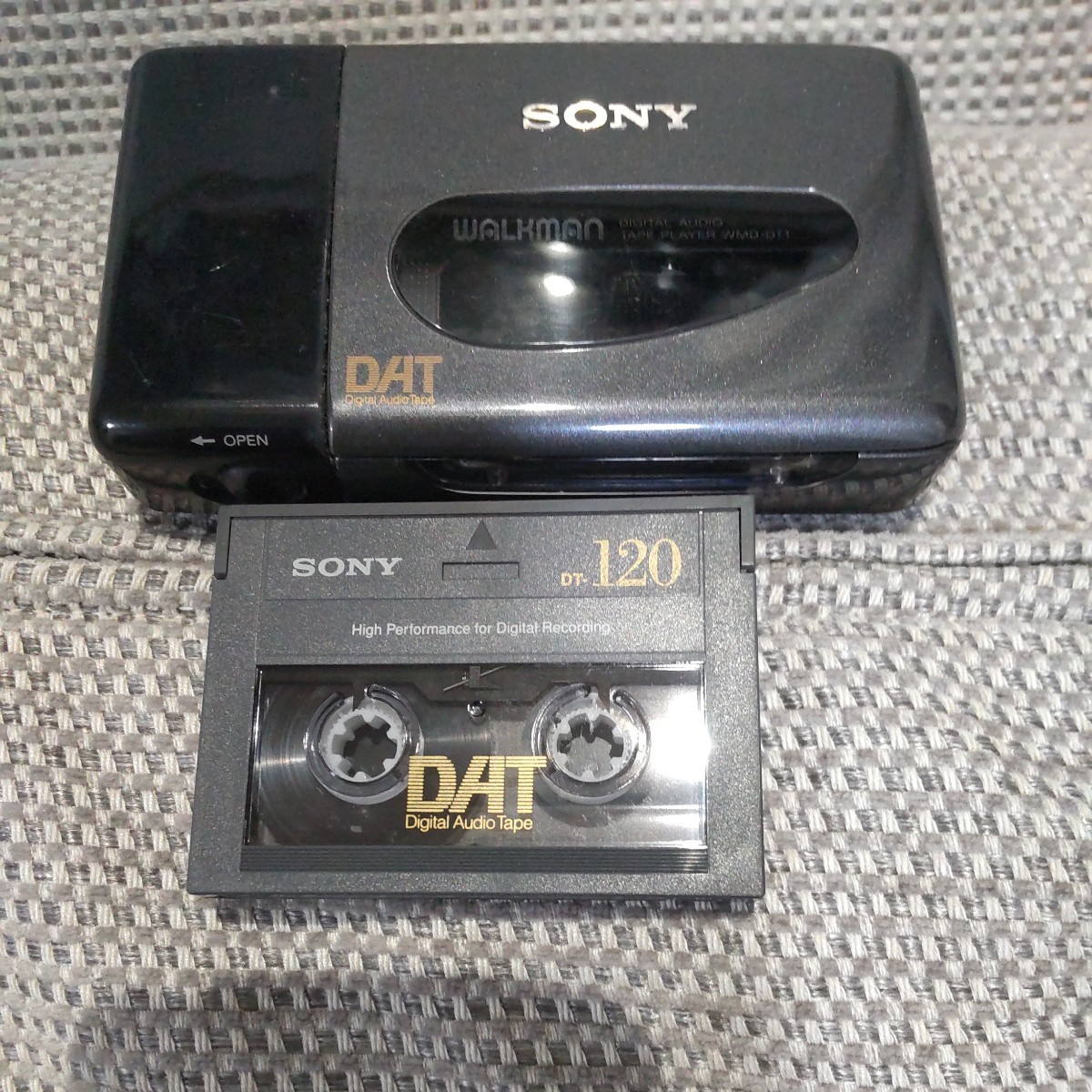 WMD-DT1 SONY DAT 44.1 0 [4-128] SONY DAT WMD-DT1 カセット