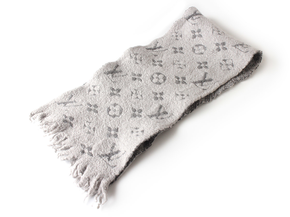 N9350 LOUIS VUITTON ルイヴィトン マフラー M74742 モノグラム ウール シルク グレー イタリア製 エシャルプ・ロゴマニア