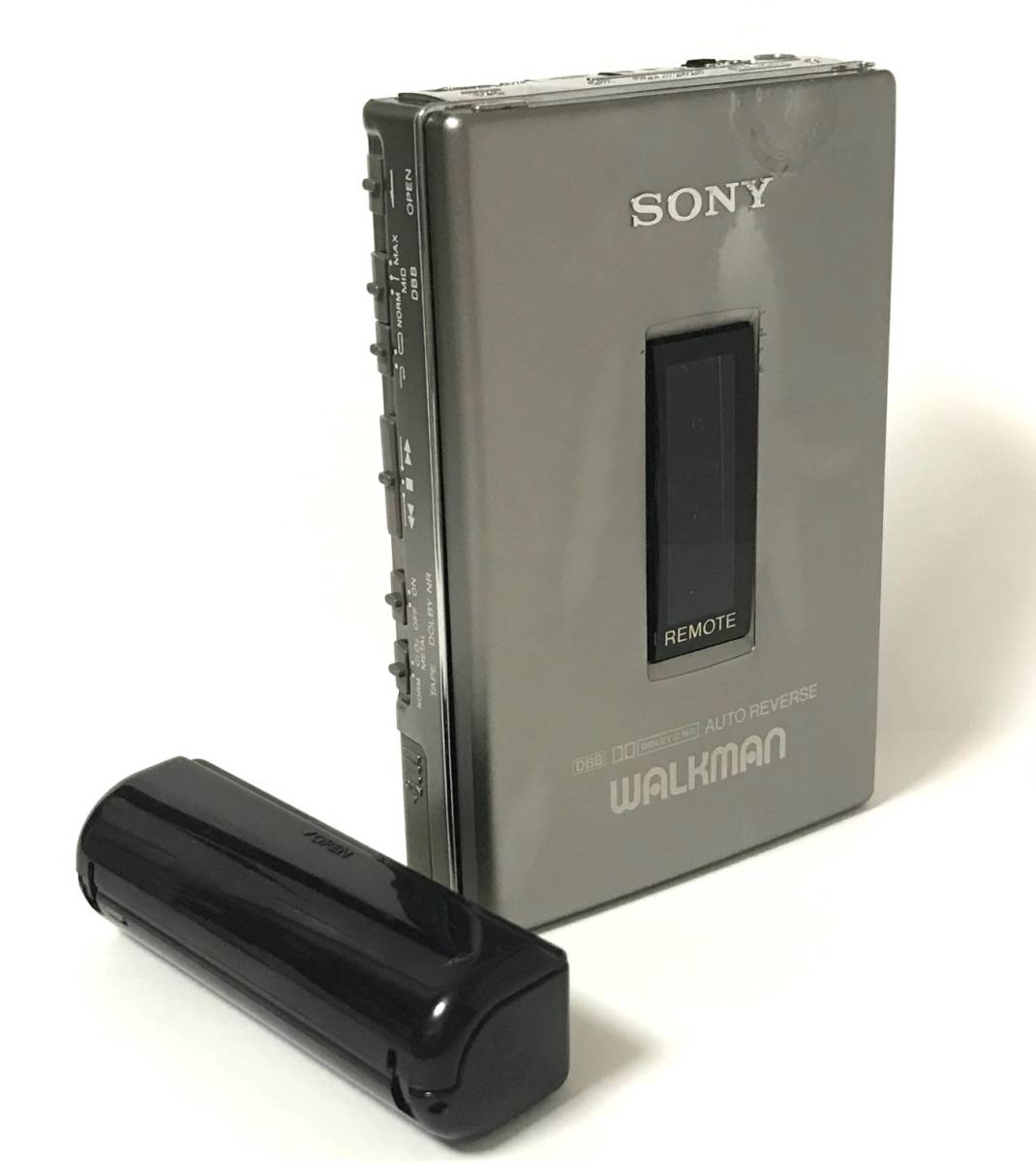 美品 SONY WALKMAN WM-607 電池・充電器付き 美品][美音][希少][整備品] SONY ウォークマン WM-607 電池ボックス付き