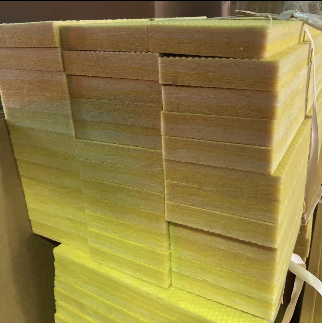■在庫処分品■高気密■断熱材防音材吸音材高密度90K 厚25mm グラスウールグラスファイバー72枚セット 約450mm x 100-120前後　送料無料2