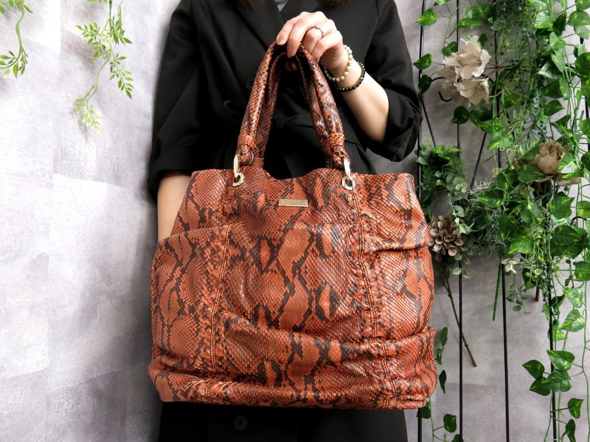 ○超美品○BALLY バリー○ロゴ型押し○パイソン 本 ヘビ 革○トート 