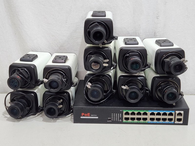 [ジャンク] TVT DIGITAL 防犯 IPカメラ TD-9352E2 11点 PoE対応 + PoEスイッチ VP-1602E 動作未確認