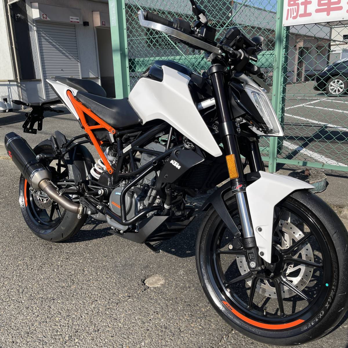 状態良好 KTM 125 デューク DUKE ABS 11167㎞ 原付二種 コードカード付 アクラボマフラー エンジンガード 全国配送 売切 検)CB125R MT-125