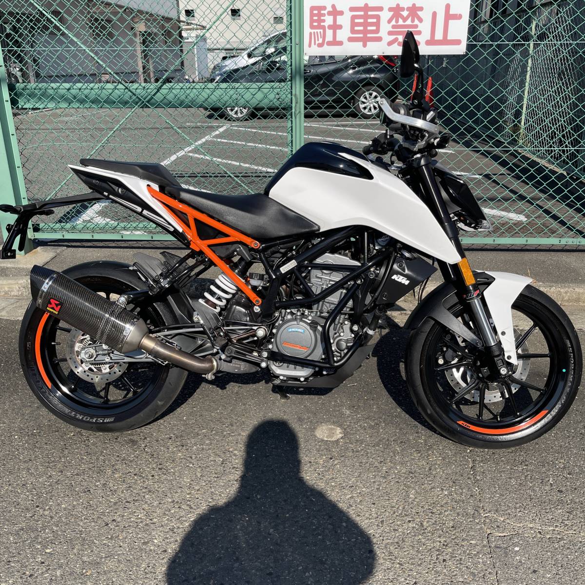 状態良好 KTM 125 デューク DUKE ABS 11167㎞ 原付二種 コードカード付 アクラボマフラー エンジンガード 全国配送 売切 検)CB125R MT-125
