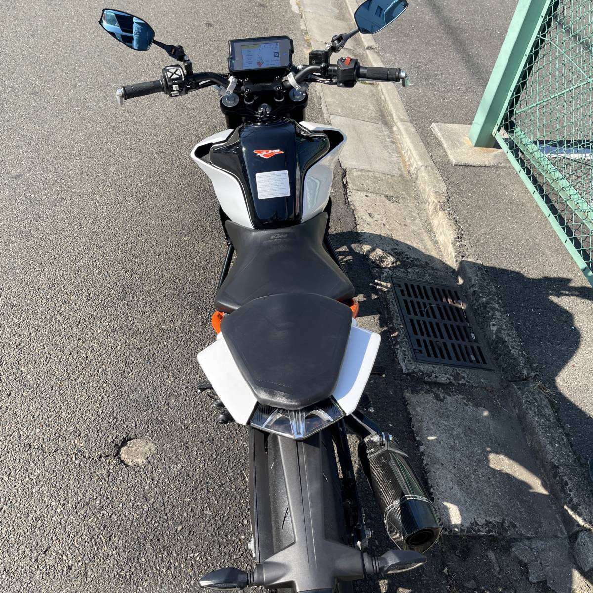 状態良好 KTM 125 デューク DUKE ABS 11167㎞ 原付二種 コードカード付 アクラボマフラー エンジンガード 全国配送 売切 検)CB125R MT-125