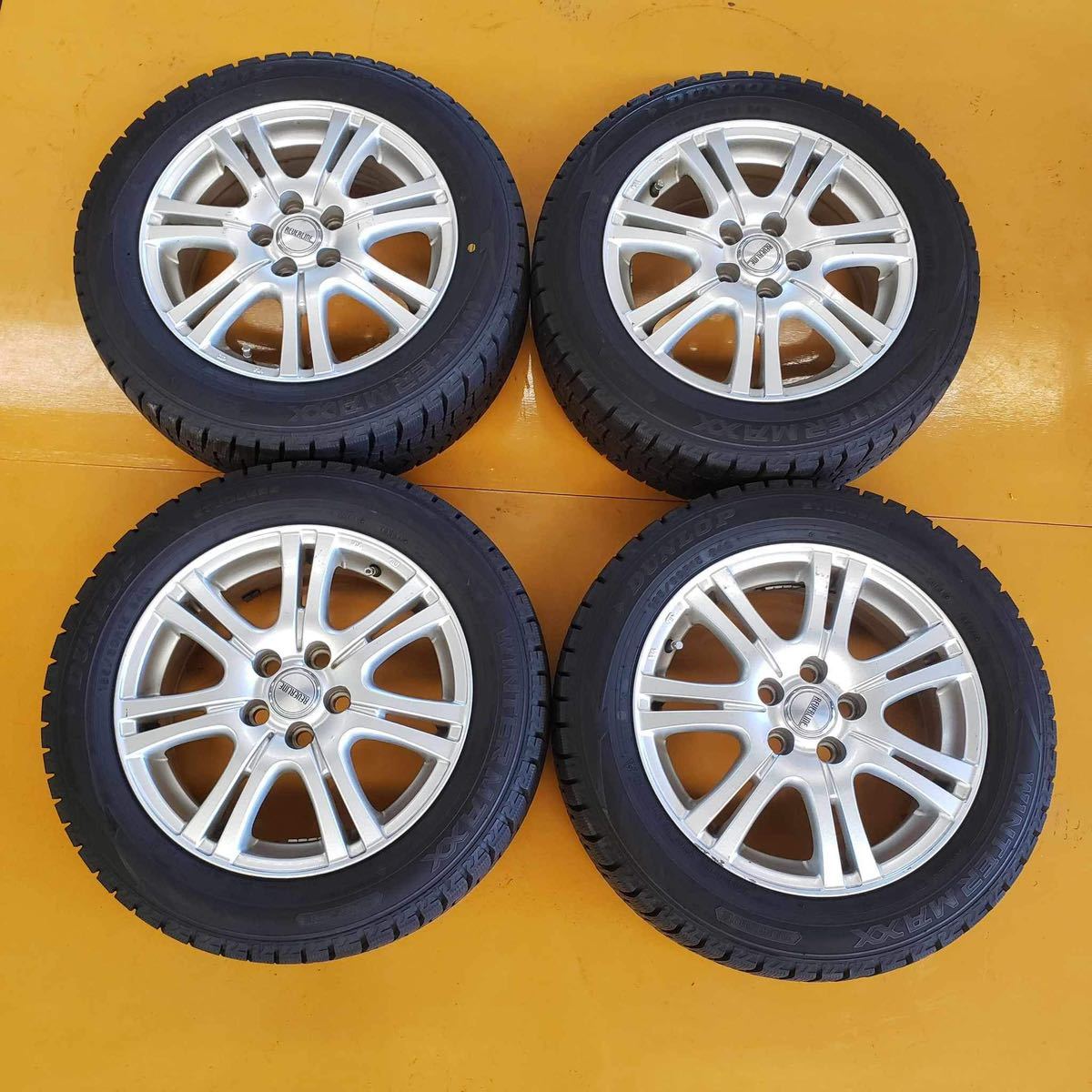 【6079】★【送料無料】★ 185/60R15 4本セット冬タイヤDUNLOP WINTERMAXX WM02バリ山【2021年】アルミンホイール 15X6J PCD100/5H