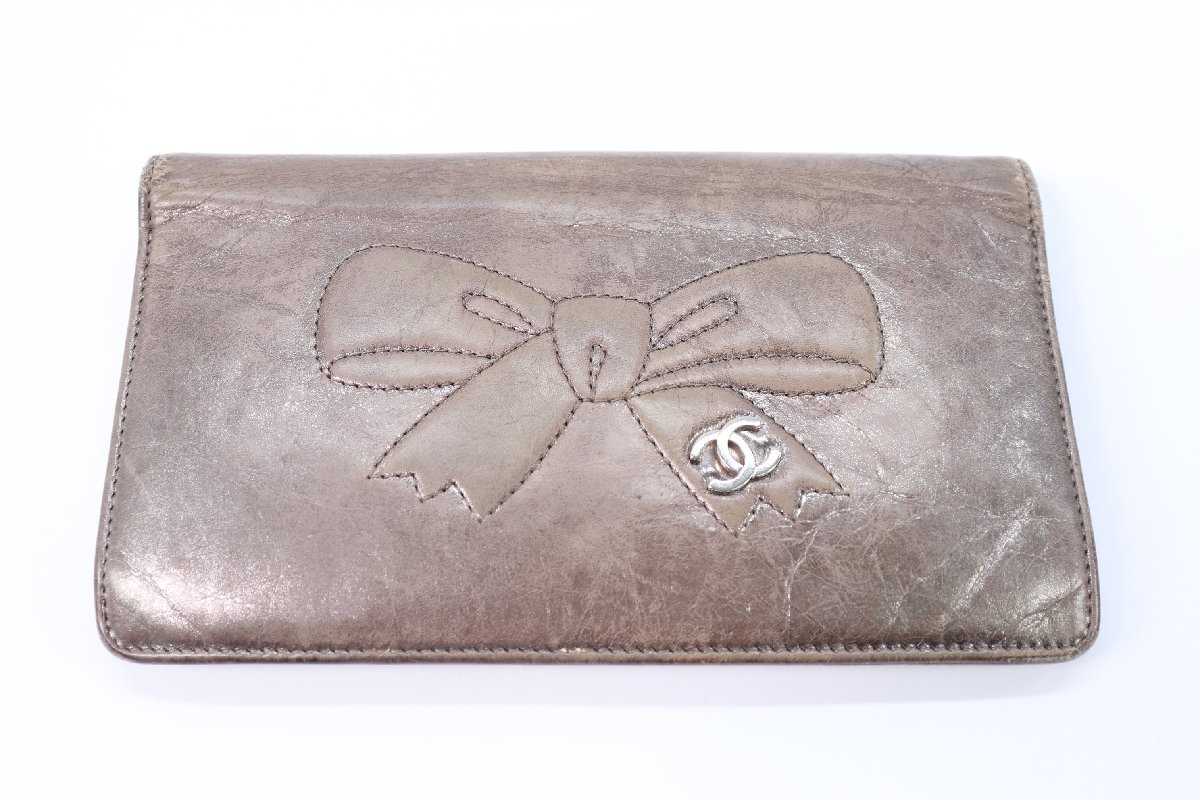 CHANEL シャネル 二つ折り長財布 リボン ココマーク メタリックシルバー ファッション 小物 8435-B