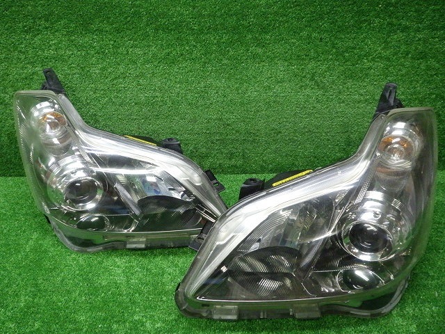 ブレイド 右ヘッドライト HID 前期 81110-12C30 比較的 154⁄156 AZE