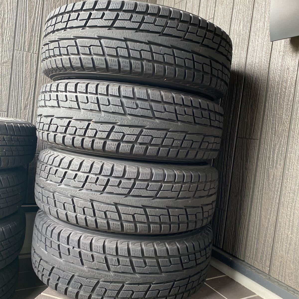 バリ溝ヨコハマスタッドレスセット215/65R16アルファード、ヴェル