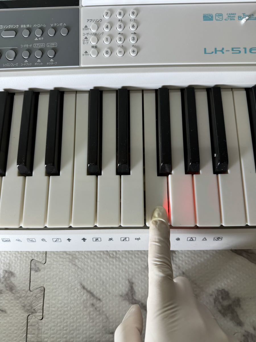 カシオ デジタルキーボード 光ナビゲーション付き LK-516 鍵盤楽器