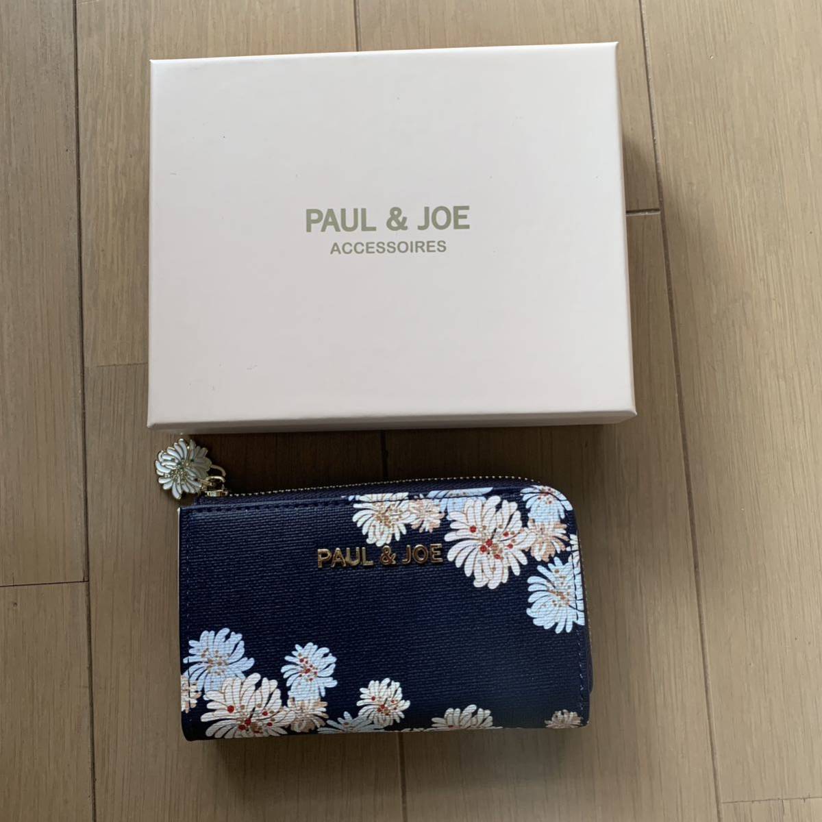 【新作登場，お得】 Paul&Joe ポール&ジョー 素敵なキーケース ネイビー③ タグ付き A(キーケース)｜売買されたオークション情報、yahooの商品情報をアーカイブ公開 - オークファン キーケース