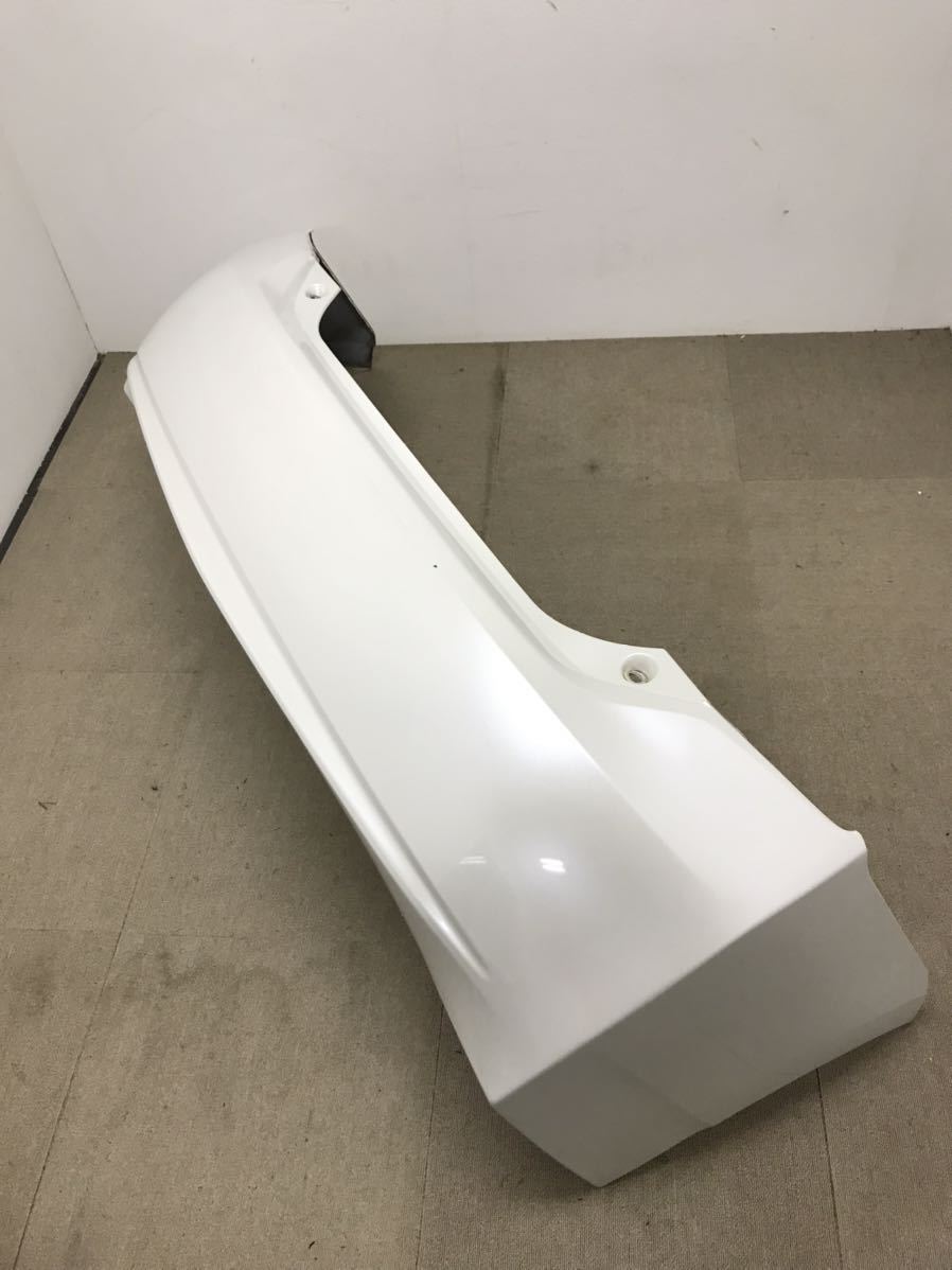 トヨタ プリウス ZVW30 純正 リアバンパー　前期・後期　070