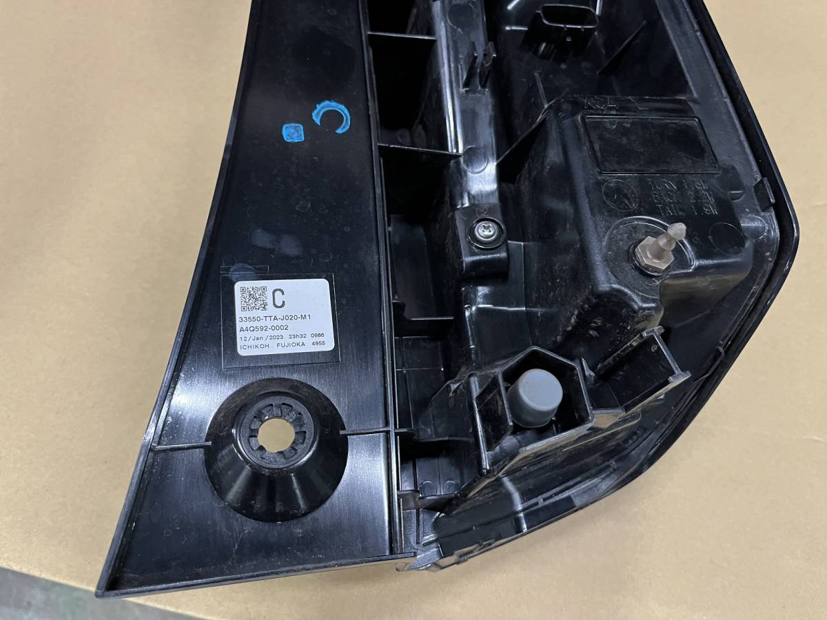 JF3 JF4 N-BOX カスタム 左 テールランプ 中古 純正箱付き 33551-TTA