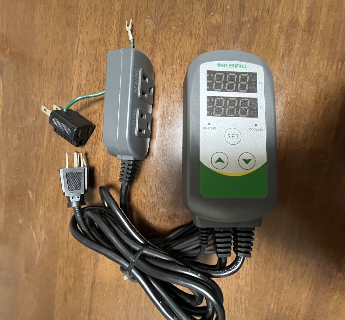 Inkbird 温度コントローラー サーモスタット 温度制御 暖房冷却 2ステージアウトレット デジタルコントローラー 3Pを2Pに変換アダプタ付き