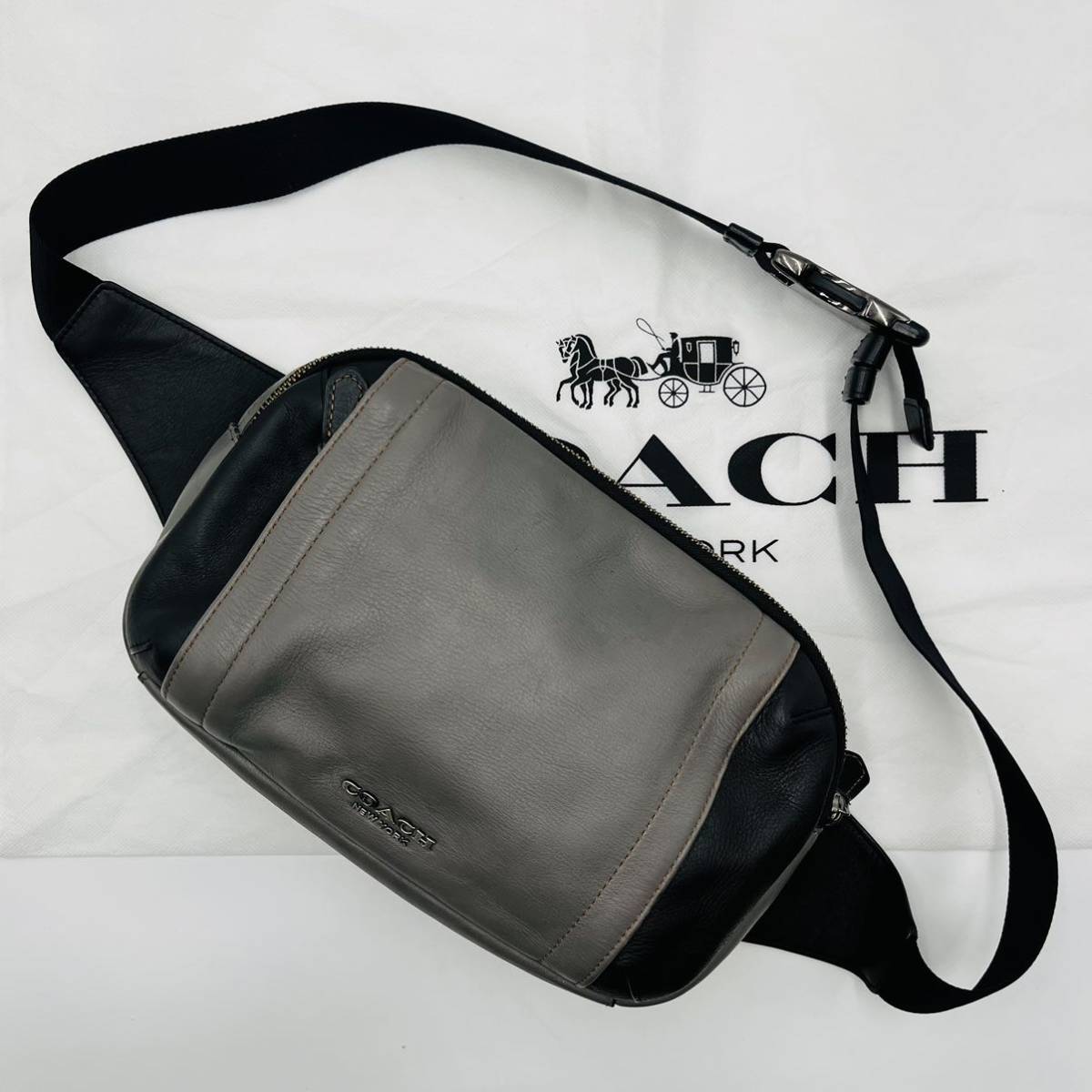 1円《美品》COACH コーチ ダブルジップ バイカラー ボディバッグ 
