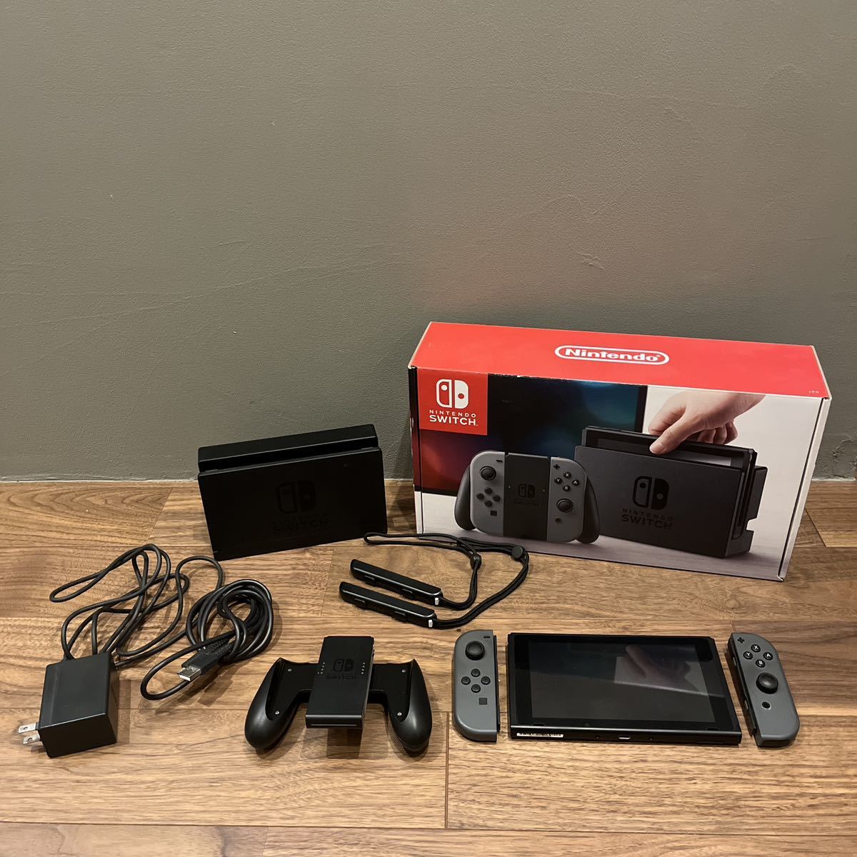 Nintendo Switch スイッチ　本体　グレー　初期化済　動作確認済