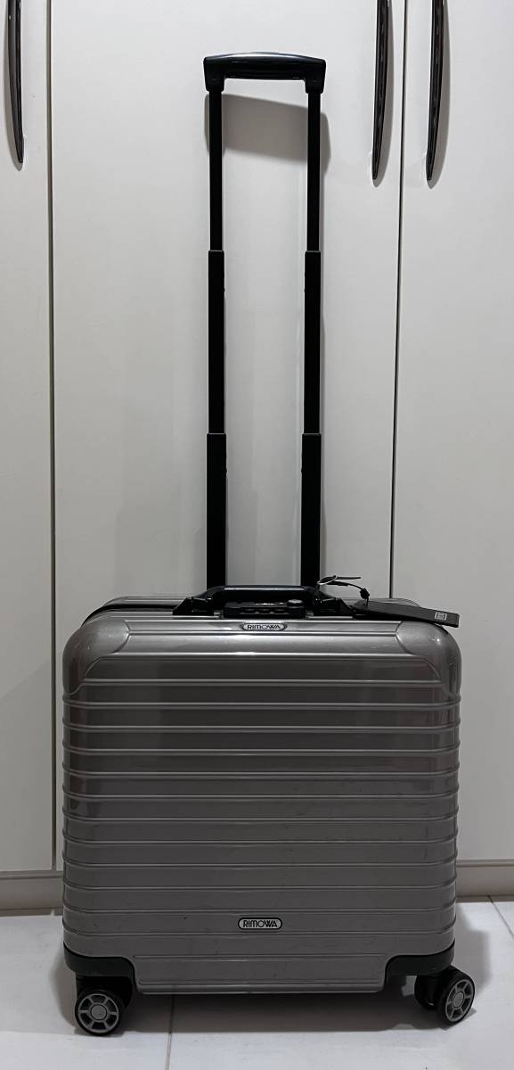 美品　RIMOWA SALSA 32L キャリーケース　4輪　マットグレー　機内 即決 送料無料 4輪 マルチホイール リモワ サルサ ビジネストローリー