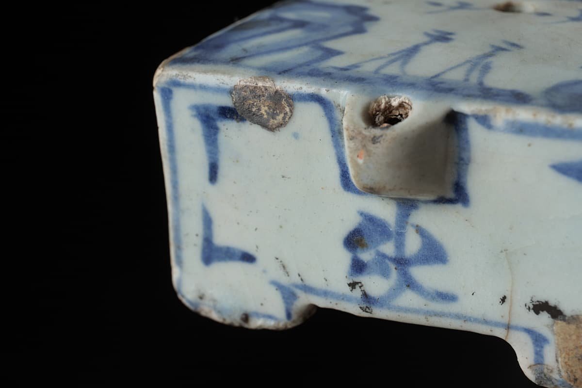 EP302 朝鮮古美術 李朝 白磁染付山水文角形水滴 幅7.1cm