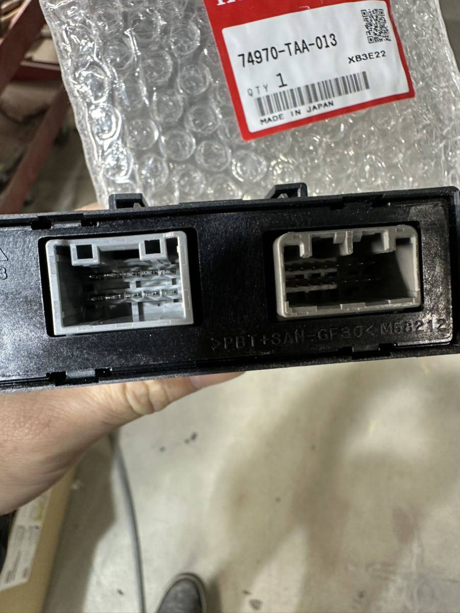 ホンダ ステップワゴンRP1〜5 テールゲートサブドアコントロールユニット 74970-TAA-013 テールゲート開かない不調修理に(リア ...