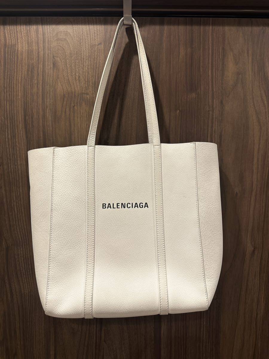 BALENCIAGA エブリデイ トートバッグ XS レザー 白 正規品 BALENCIAGA エブリデイ トートバッグ XS レザー 白 正規品