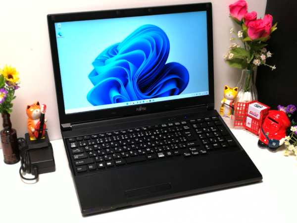 メモリ16GB SSD256GB COREi5-7300U搭載 ☆最新Windows11☆nn 即決