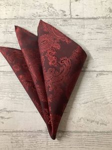 新品未使用★高級織物使用　ポケットチーフ 光沢のある赤系　ペイズリー生地　スーツ裏地