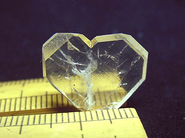 国産鉱物M0178 左右バランスの良い幅の日本式双晶_1