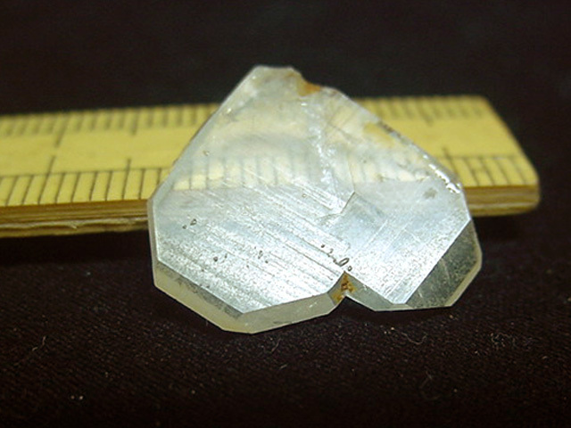 国産鉱物M0178 左右バランスの良い幅の日本式双晶_2